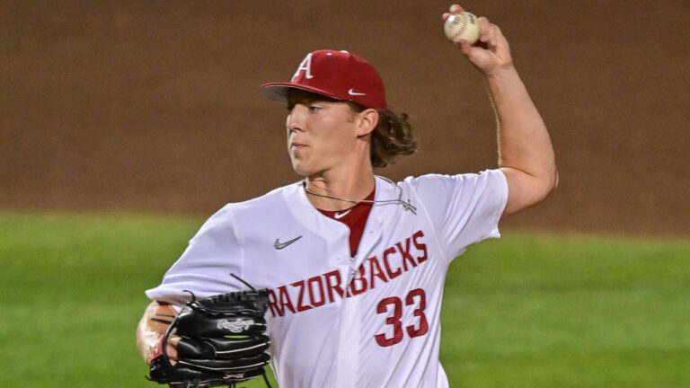 Hogs take first game of series with Tennessee on 5-2 win