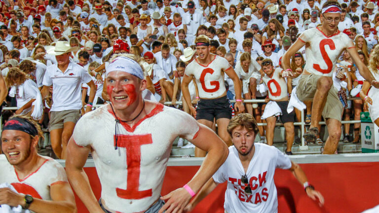 Democrat-Gazette’s Tom Murphy on Razorbacks dealing with fans’ rushing