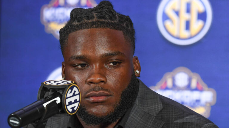 Razorbacks running back Raheim Sanders on new offense