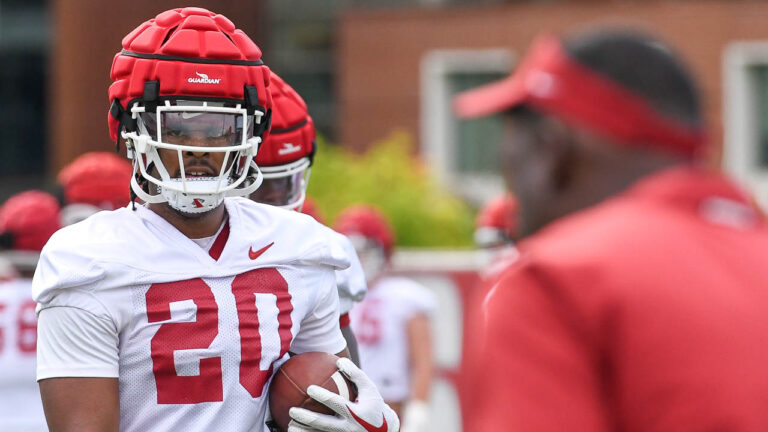 Hogs’ Rashod Dubinion, Dominique Johnson with media Saturday
