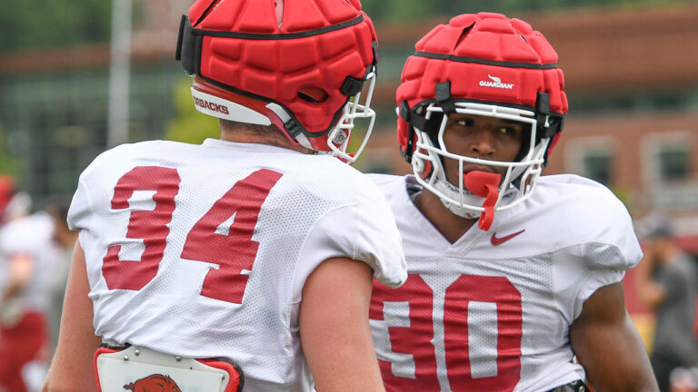 Razorbacks’ transfer tight ends on liking Fayetteville, learning offense