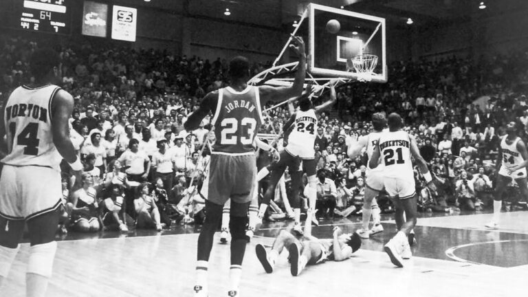 Former Hog Joe Kleine on losing teammate Charles Ballentine