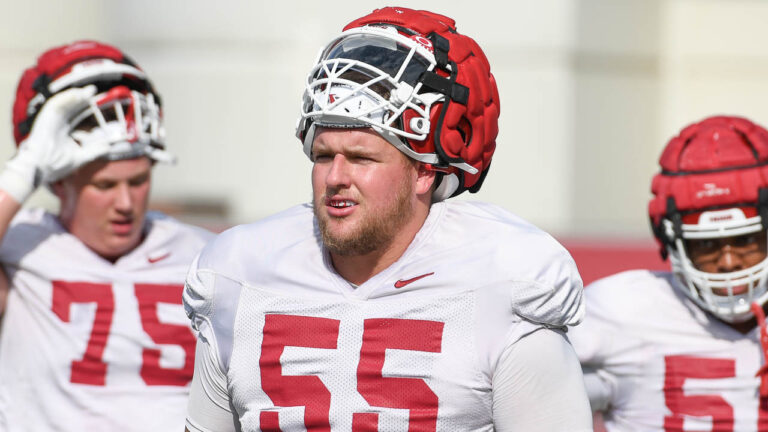 Democrat-Gazette’s Bob Holt on Hogs’ offense line heading to game