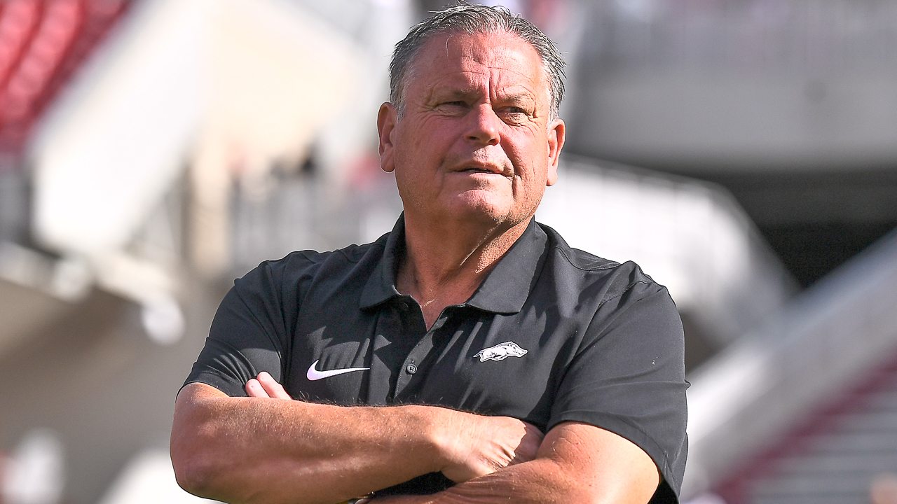 Razorbacks coach Sam Pittman has no answers for debacle Saturday » Hit