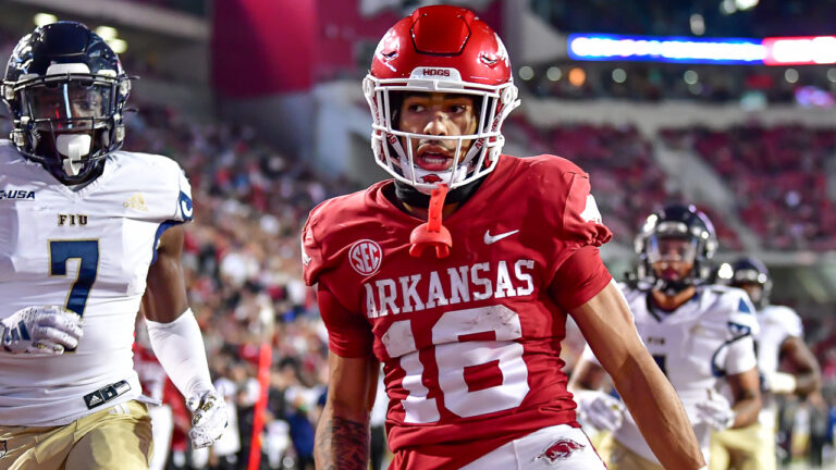 LIVE BLOG: Hogs build big halftime lead, now have to hang on