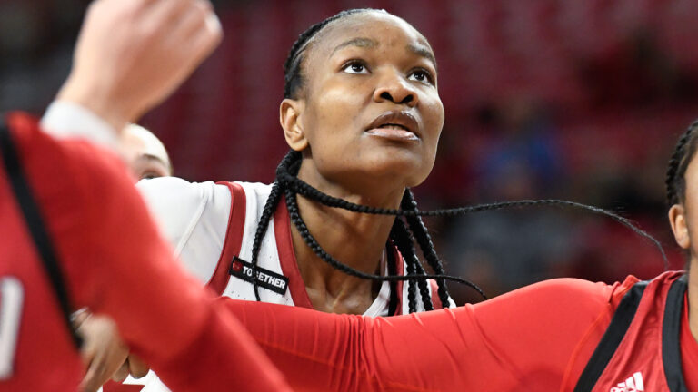 Razorbacks start slow, finish strong to down Alabama