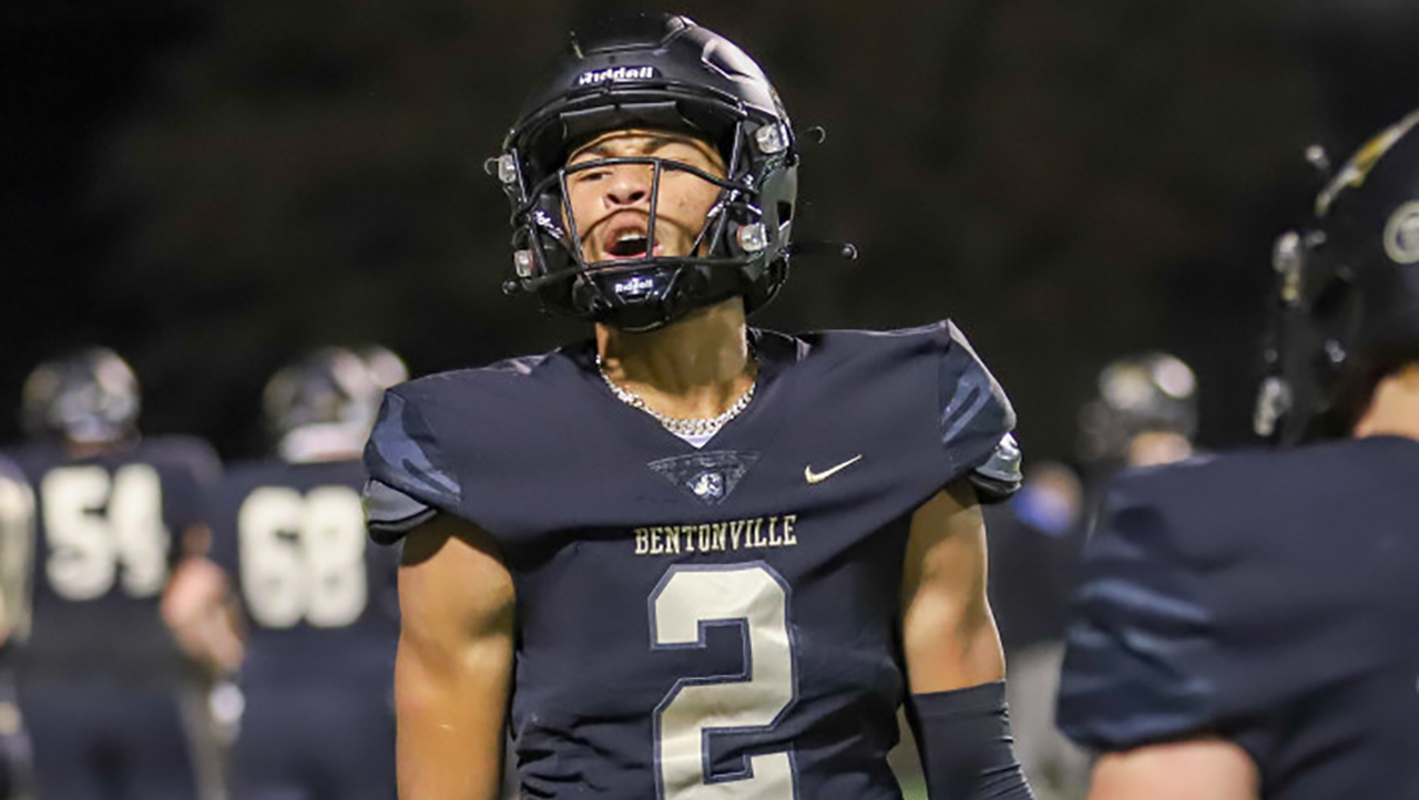 CJ Brown on what he's seen after signing with Razorbacks » Hit That