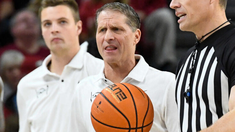 Democrat-Gazette’s Tom Murphy on struggling Razorbacks tonight
