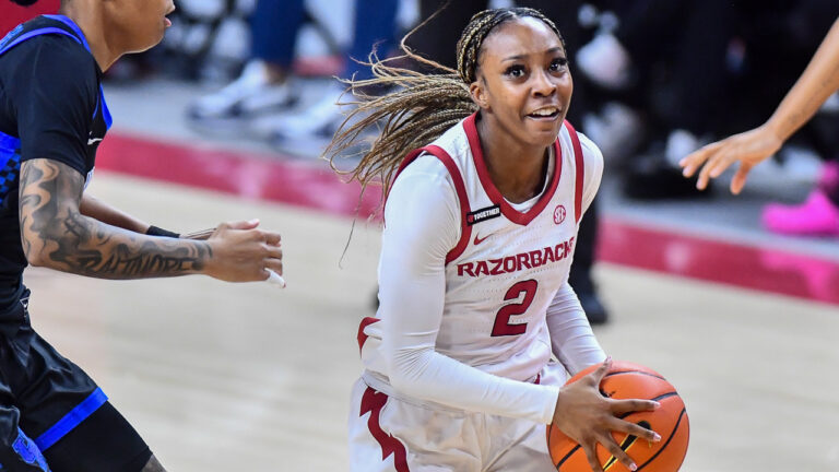 Daniels leads Razorbacks to easy win over Kentucky