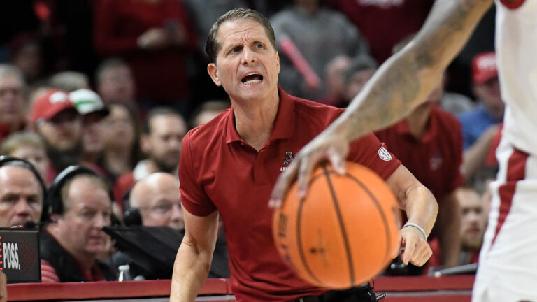 Razorbacks’ valiant effort against Kentucky comes up short