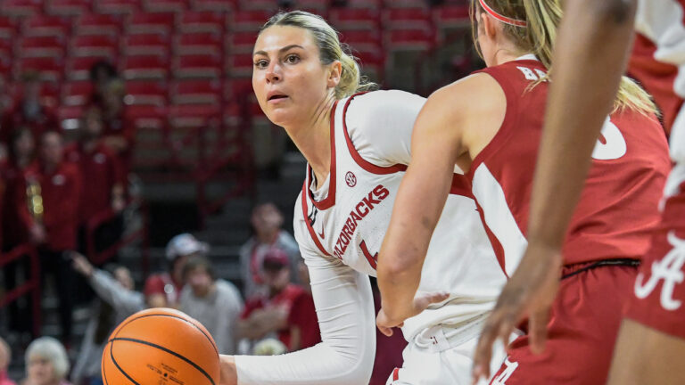 Hot second quarter lifts Crimson Tide past Razorbacks