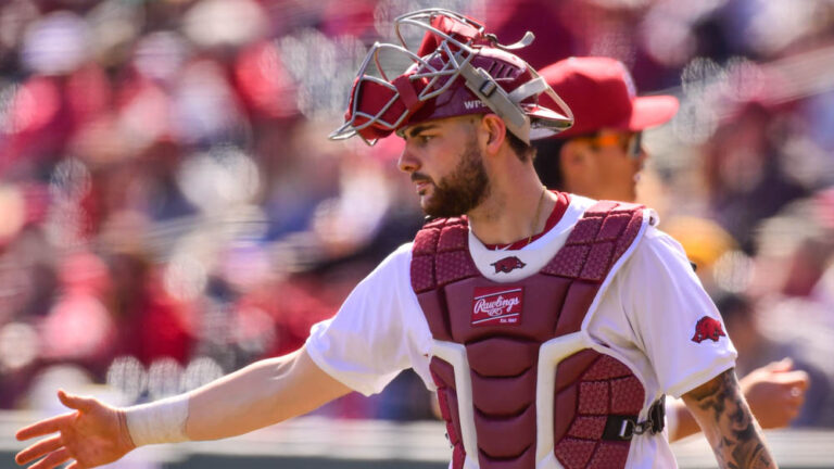 Former Hogs pitcher Scott Tabor on settling on catching spot