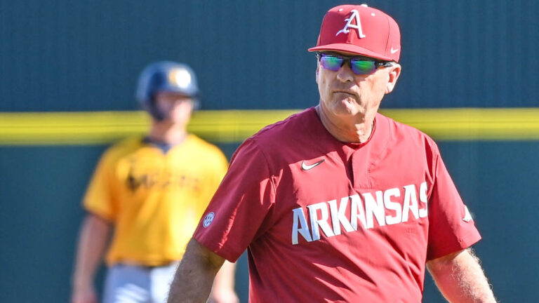 Former pitcher Scott Taber on Hogs’ weekend schedule changing