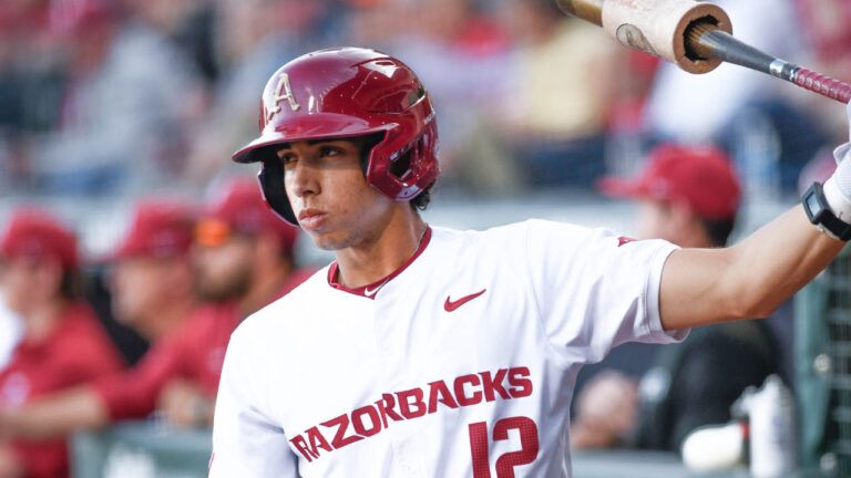 Razorbacks can’t manage to rally in ninth; fall to South Carolina
