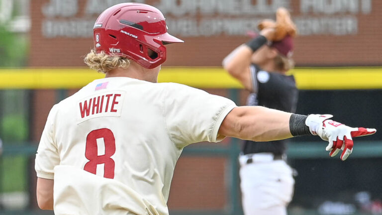 Razorbacks’ rally overtakes Mississippi State to win series