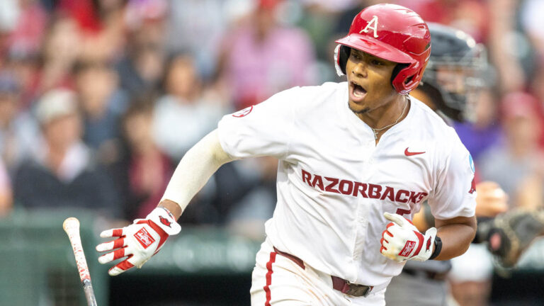 Razorbacks’ hitting comes alive in 17-9 win to open regional