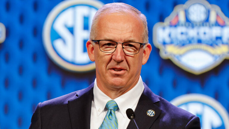 Democrat-Gazette’s Tom Murphy on Wally Hall’s encounter with Nick Saban