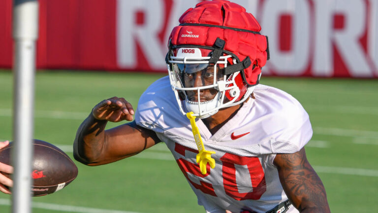 Razorbacks’ running backs on group that has great chemistry this year