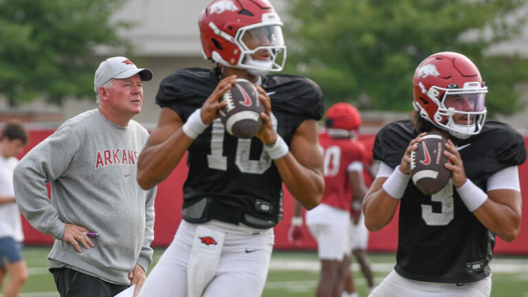 Democrat-Gazette’s Tom Murphy on helmet communications with Hogs