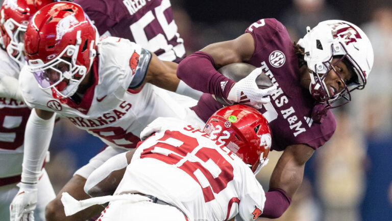 LIVE BLOG: Hogs never find running game, but A&M did at end for 21-17 win
