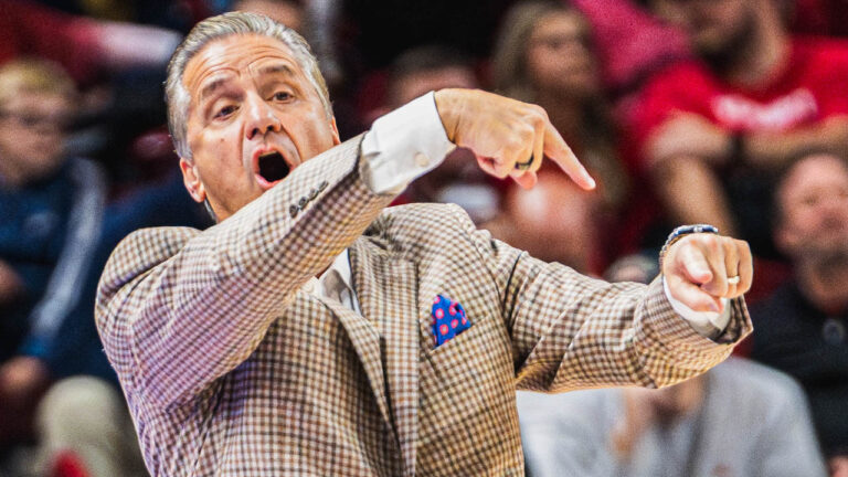 Razorbacks John Calipari against Maryland-East Shore