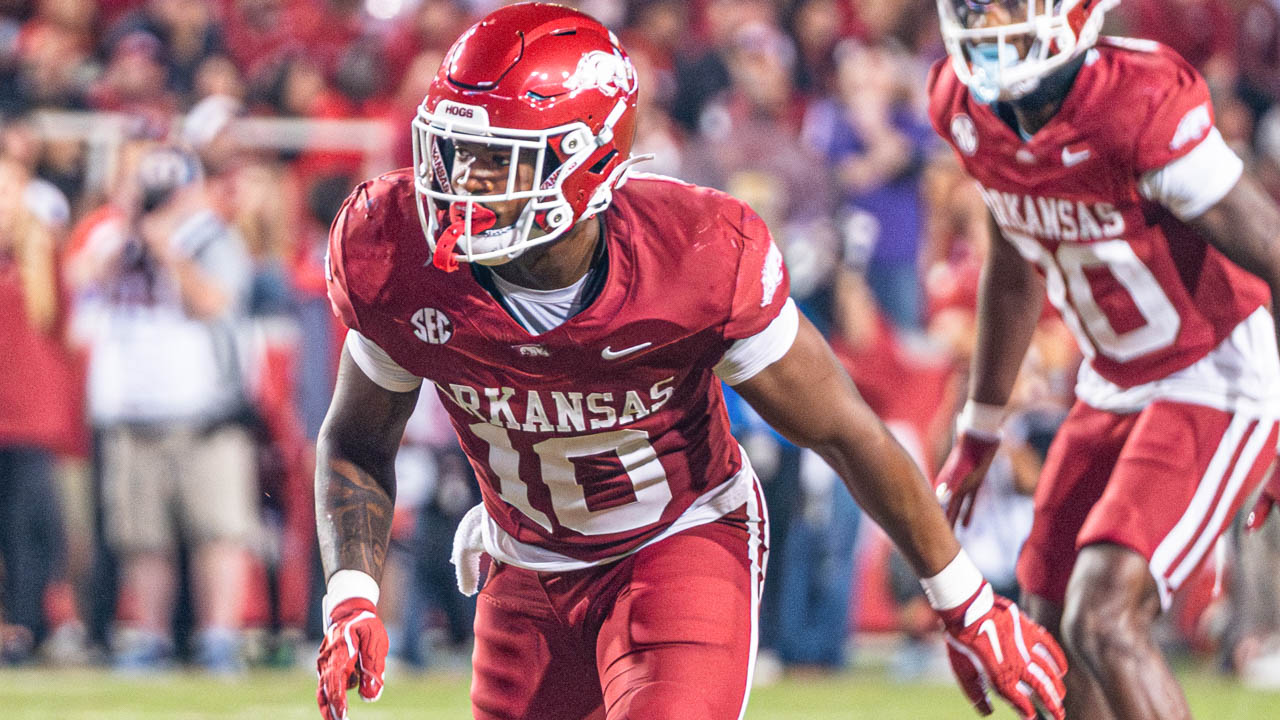 Razorbacks linebacker Xavian Sorey against LSU