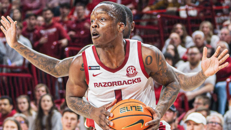 Razorbacks guard Johnell Davis against Oklahoma