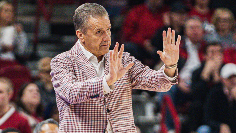South Carolina jumps on Hogs early, never lets them up