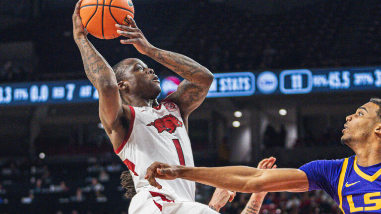 Razorbacks guard Johnell Davis against LSU