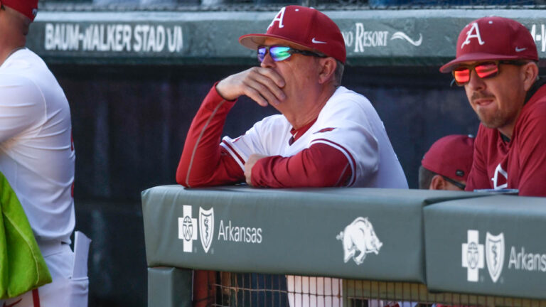 Razorbacks’ big comeback finally gets past Charlotte, 11-10