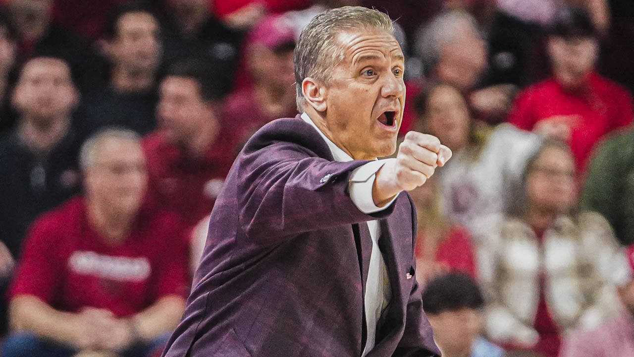 Razorbacks coach John Calipari on the sidelines against Missouri