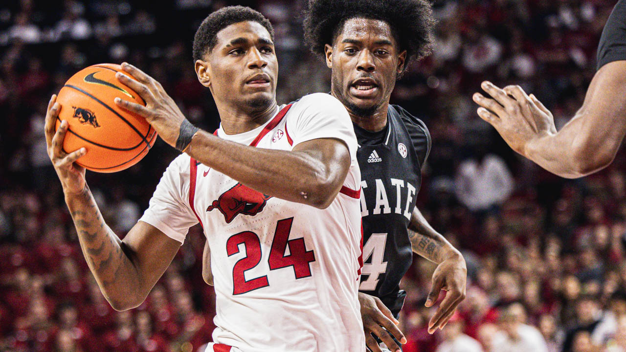 Razorbacks guard Billy Richmond III against Mississippi State