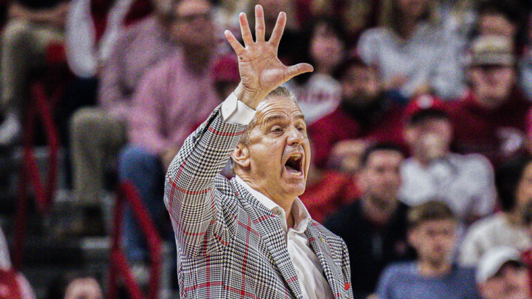 Razorbacks coach John Calipari on the sidelines against the LSU Tigers