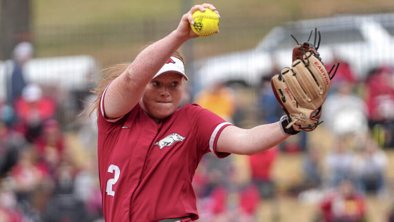 Razorbacks get srong pitching, big hits when they needed for win