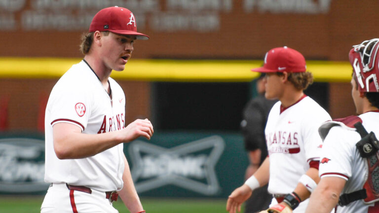 Another strong outing from Bybee on mound, Davalan at plate lifts Hogs to win