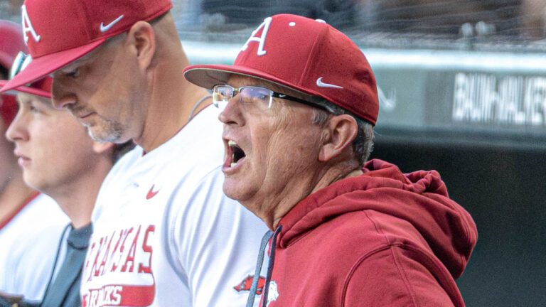 Alyssa Orange on Dave Van Horn maintaining confidence level of Razorbacks