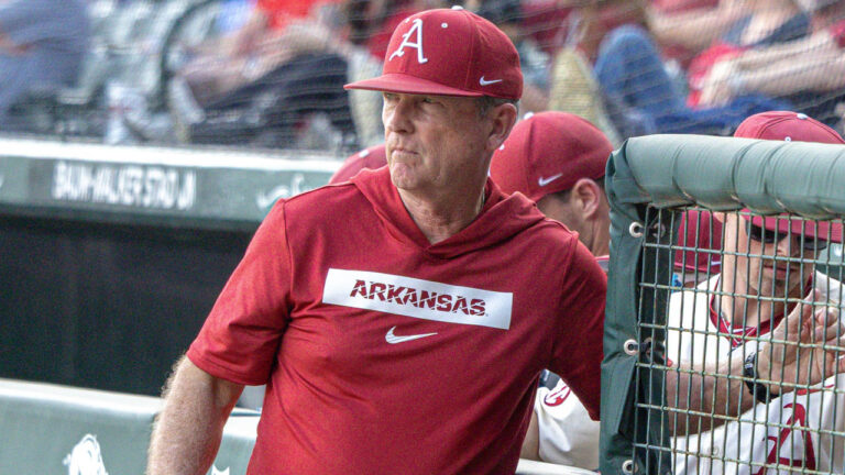 Hogs put up big inning early, but can’t slow down Florida to drop series