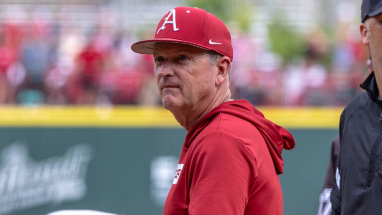 BetSaracen’s Neal Atkinson on where Razorbacks’ odds are for Omaha