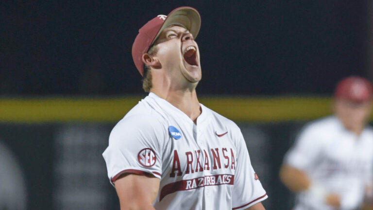 Hogs advance to Super Regionals after dominant win over Creighton