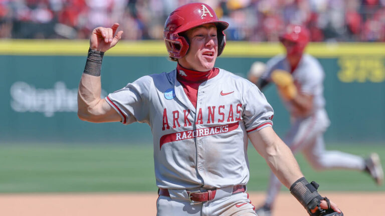 Hogs punch ticket to Omaha with dominant Super Regional sweep over Vols