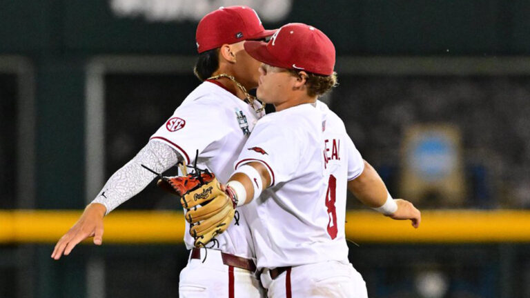 Razorbacks topple UCLA, advance to College World Series semifinal