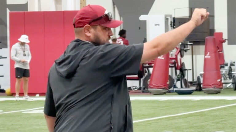 Razorbacks tight ends coach Morgan Turner on new group’s improvement