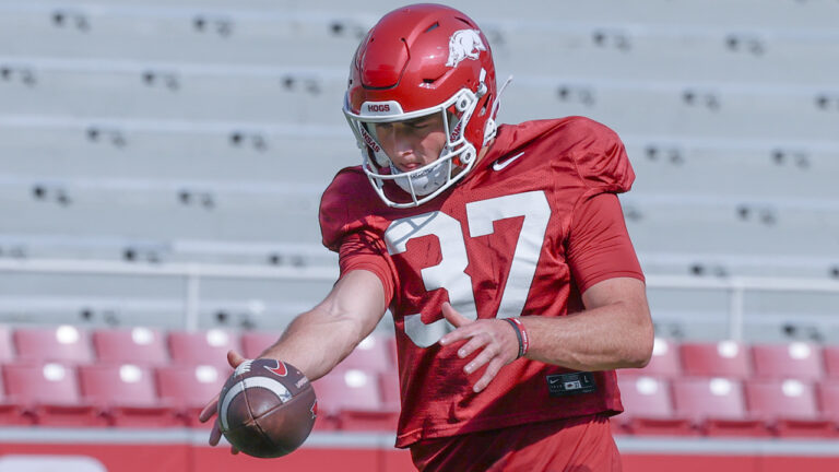 Razorbacks’ punter Devin Bale, long-snapper Ashton Ngo after Sunday practice