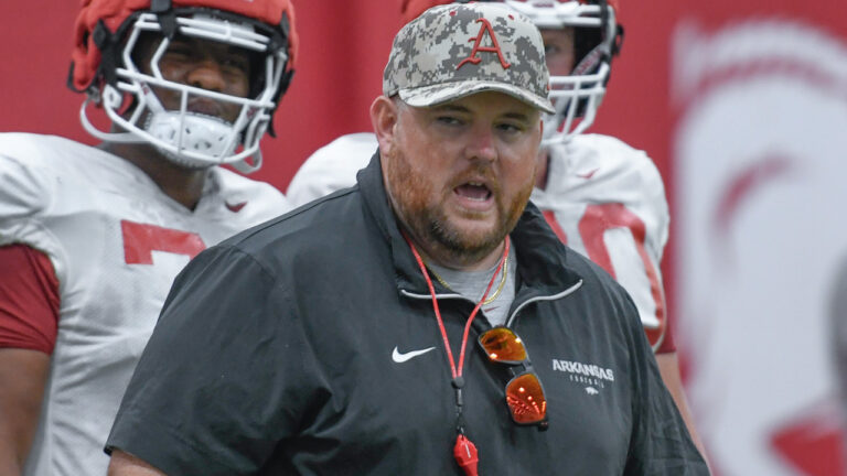 Razorbacks’ offensive line coach Eric Mateos on developing first six practices