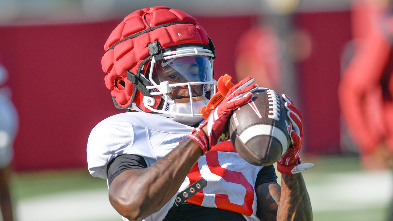 Arkansas Razorbacks wide receiver Kam Shanks makes a catch during preseason camp practices