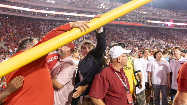 Arkansas adds three-minute delay to field rushes to avoid SEC fines