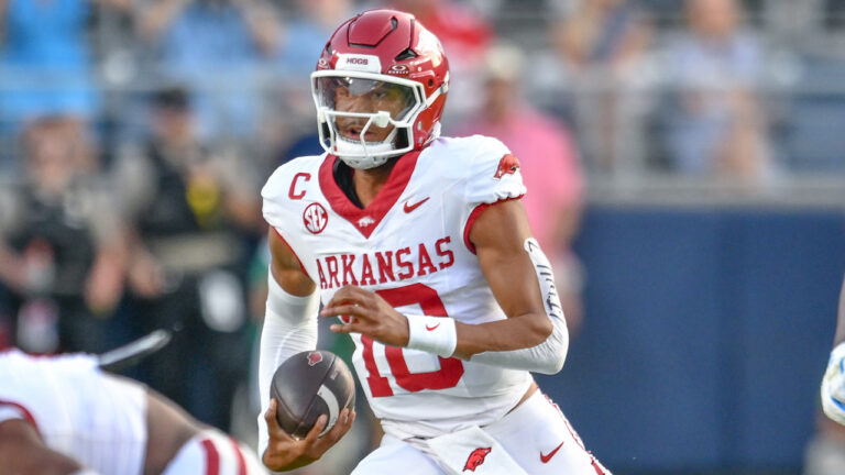 Bishop’s big day powers Tennessee past Arkansas amid Razorback turmoil