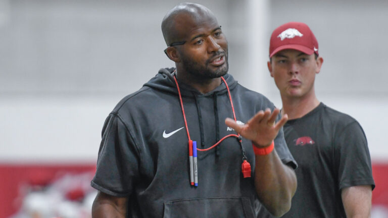 Razorbacks offensive coordinator Kolby Smith on facing Longhorns