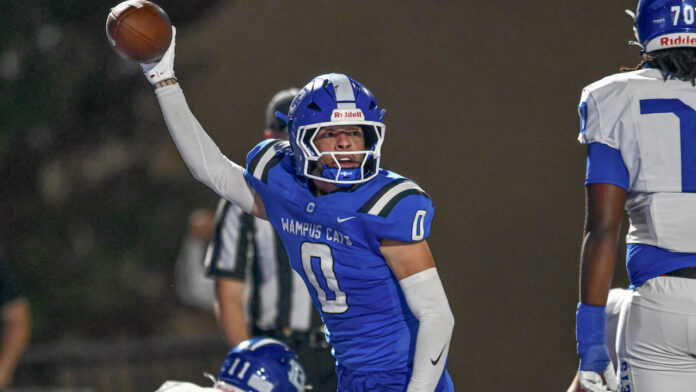 Conway's Tay Lockett in game against Bryant