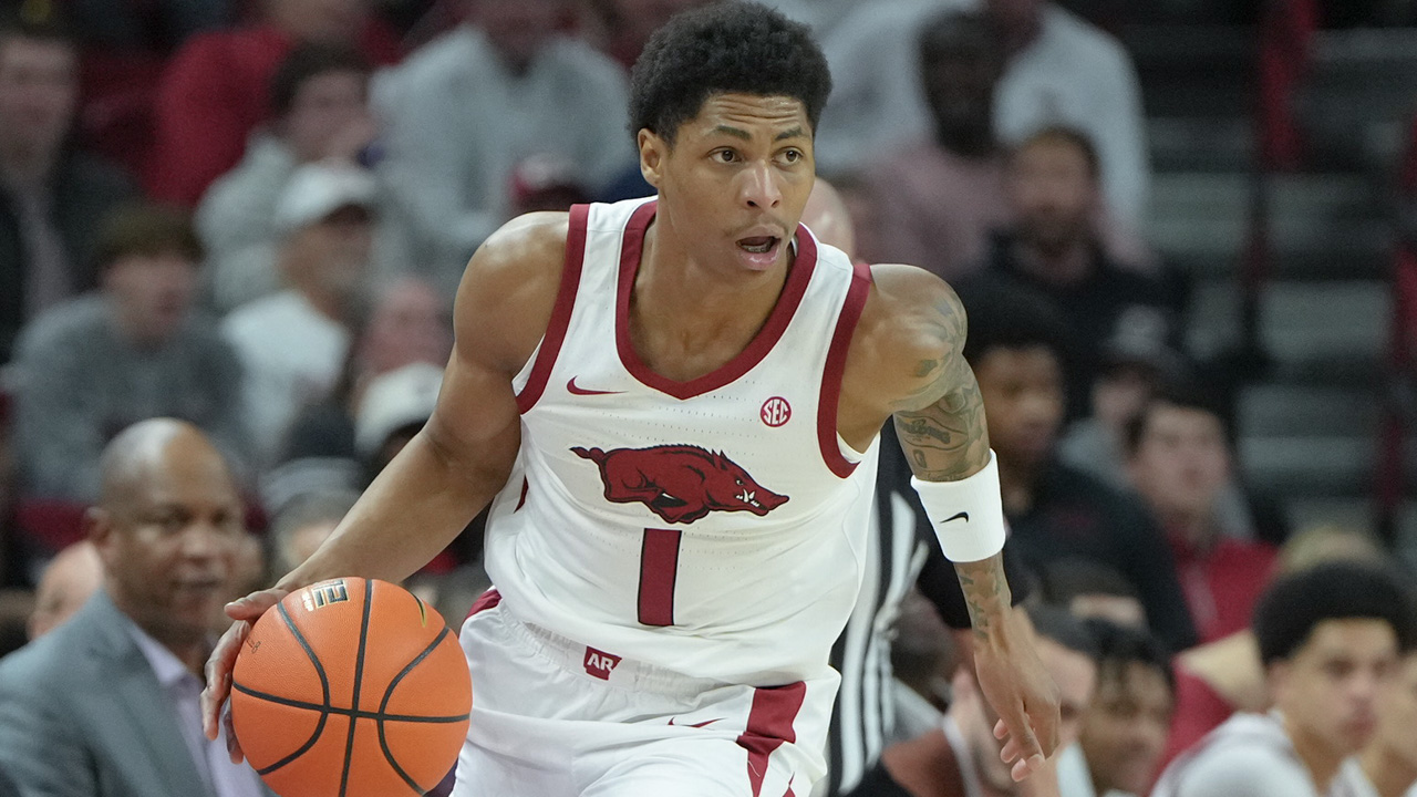 Arkansas cruises past South Carolina with balance, defense, depth